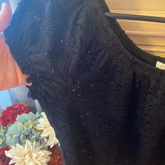 Lace Crop Top - Picture 2 of 5